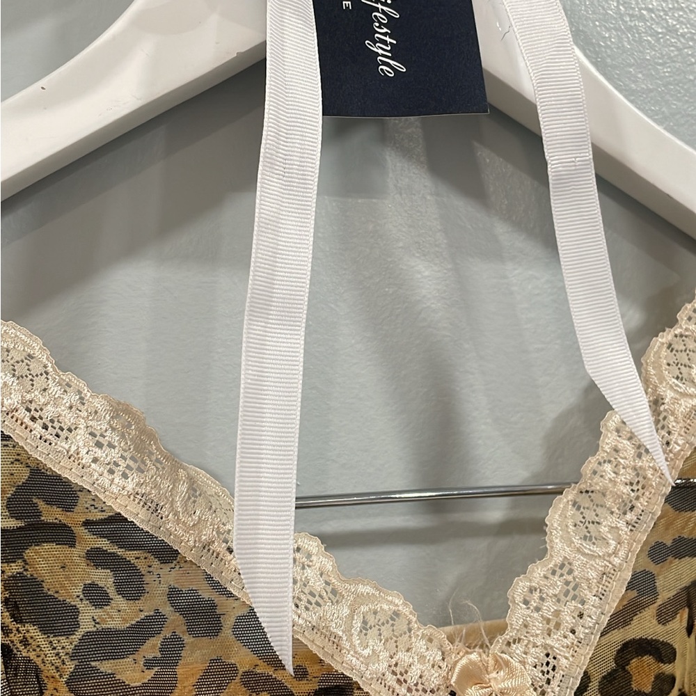 Pin-Up Leopard print lingerie. Retro